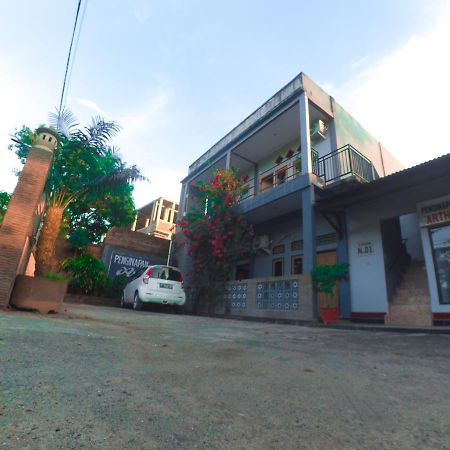 Penginapan Artha ปรายา ภายนอก รูปภาพ