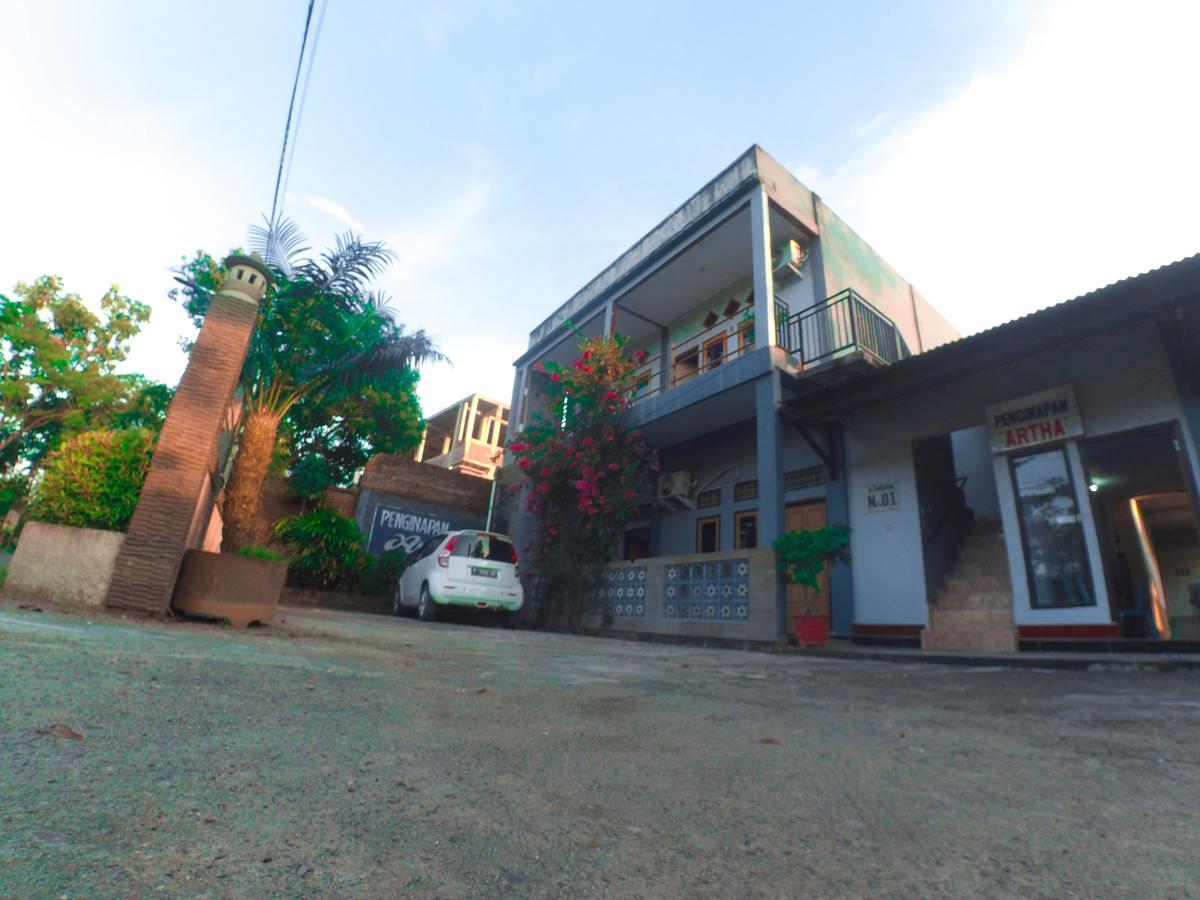 Penginapan Artha ปรายา ภายนอก รูปภาพ