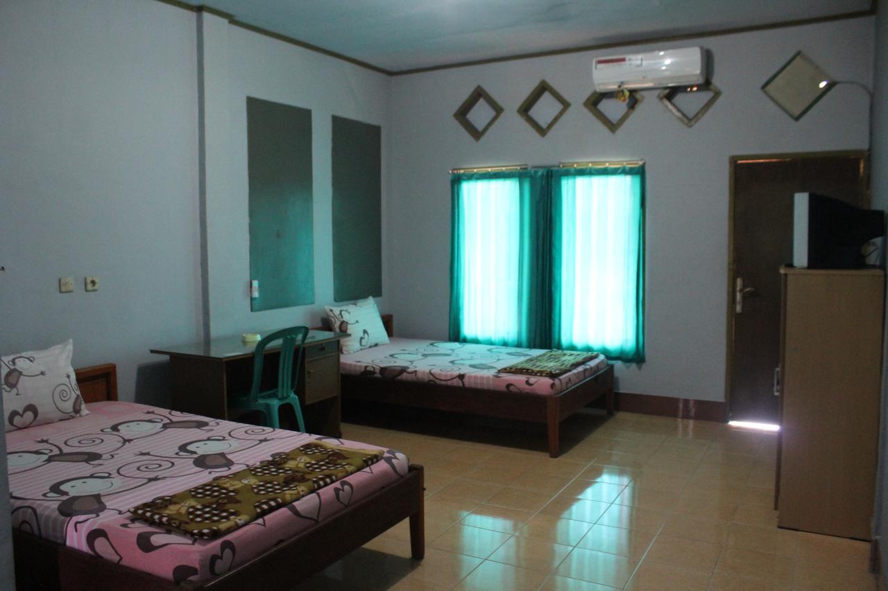 Penginapan Artha ปรายา ภายนอก รูปภาพ